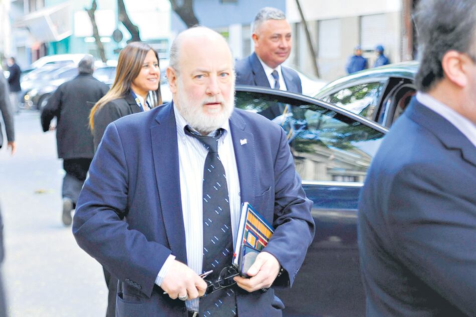 El juez Claudio Bonadio debe resolver el destino de los indagados en la causa Los Sauces.