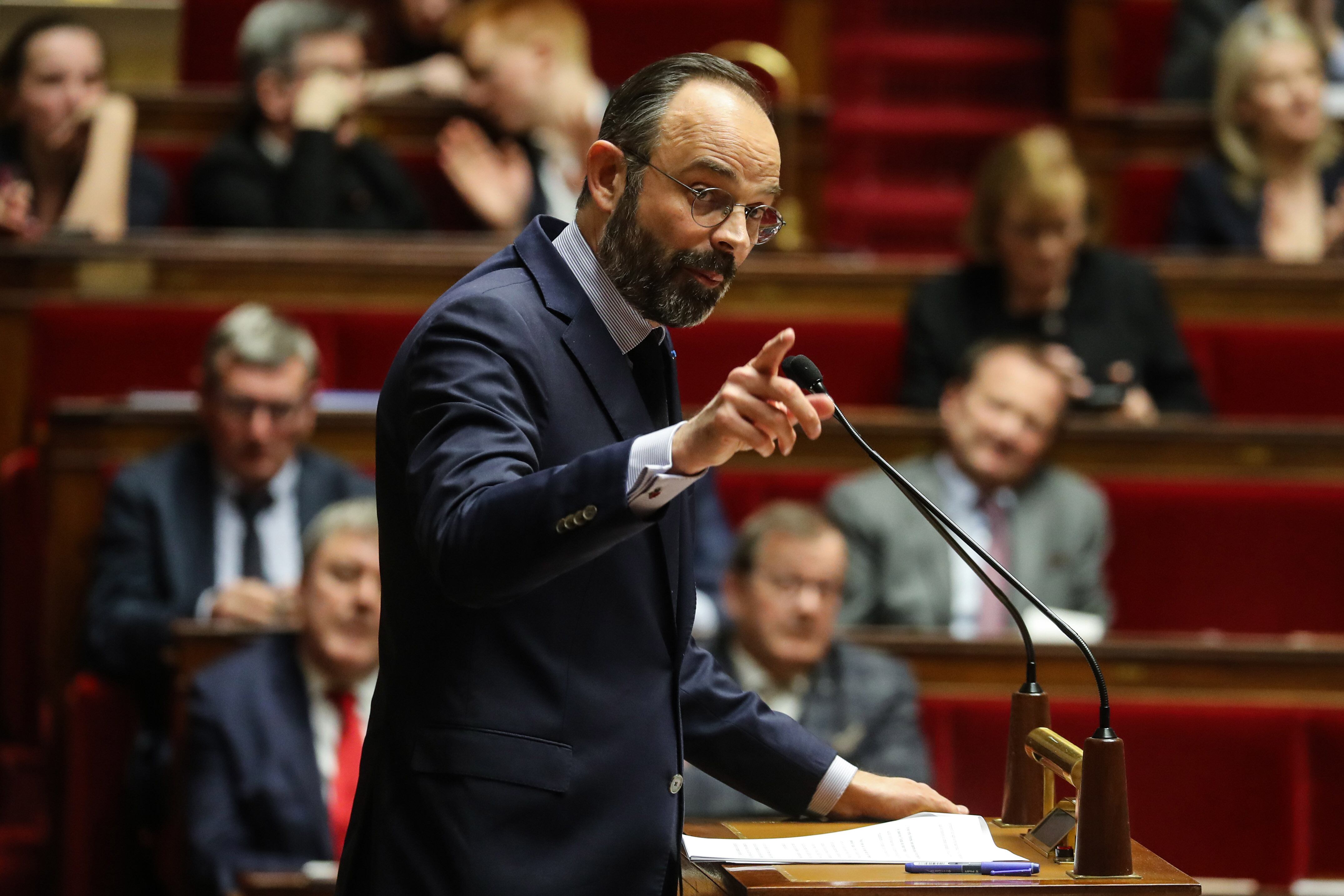  Edouard Philippe puso la car  por el gobierno al defender la reforma en la Asamblea.