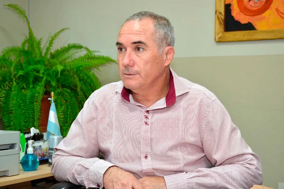 Luis Ivancich, jefe comunal de General Enrique Godoy, agredió a un colectivero tras un choque.