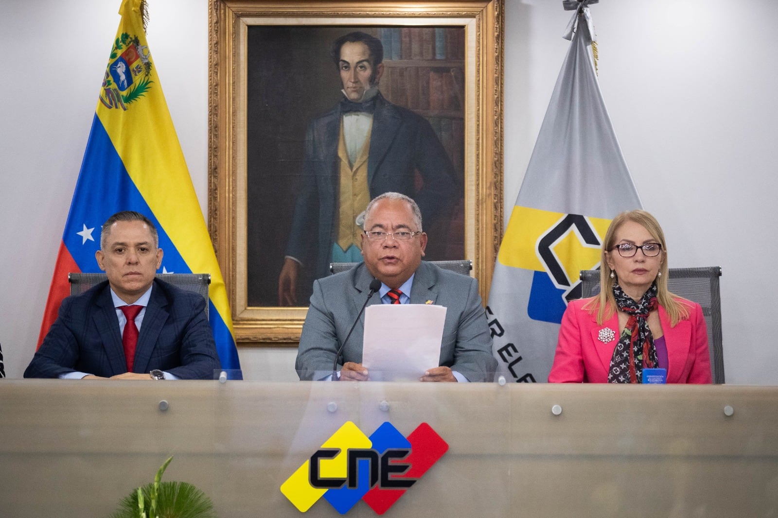  El presidente del Consejo Nacional Electoral (CNE), Elvis Amoroso, anunciala fecha de las elecciones. 