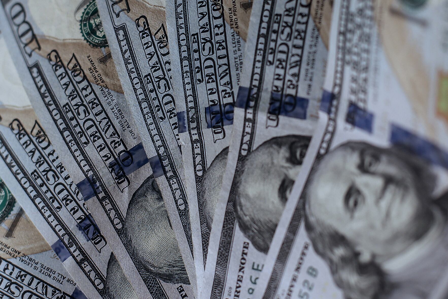 El informe del Bank of America estima que la unificación cambiaria se concretará en diciembre de 2025.