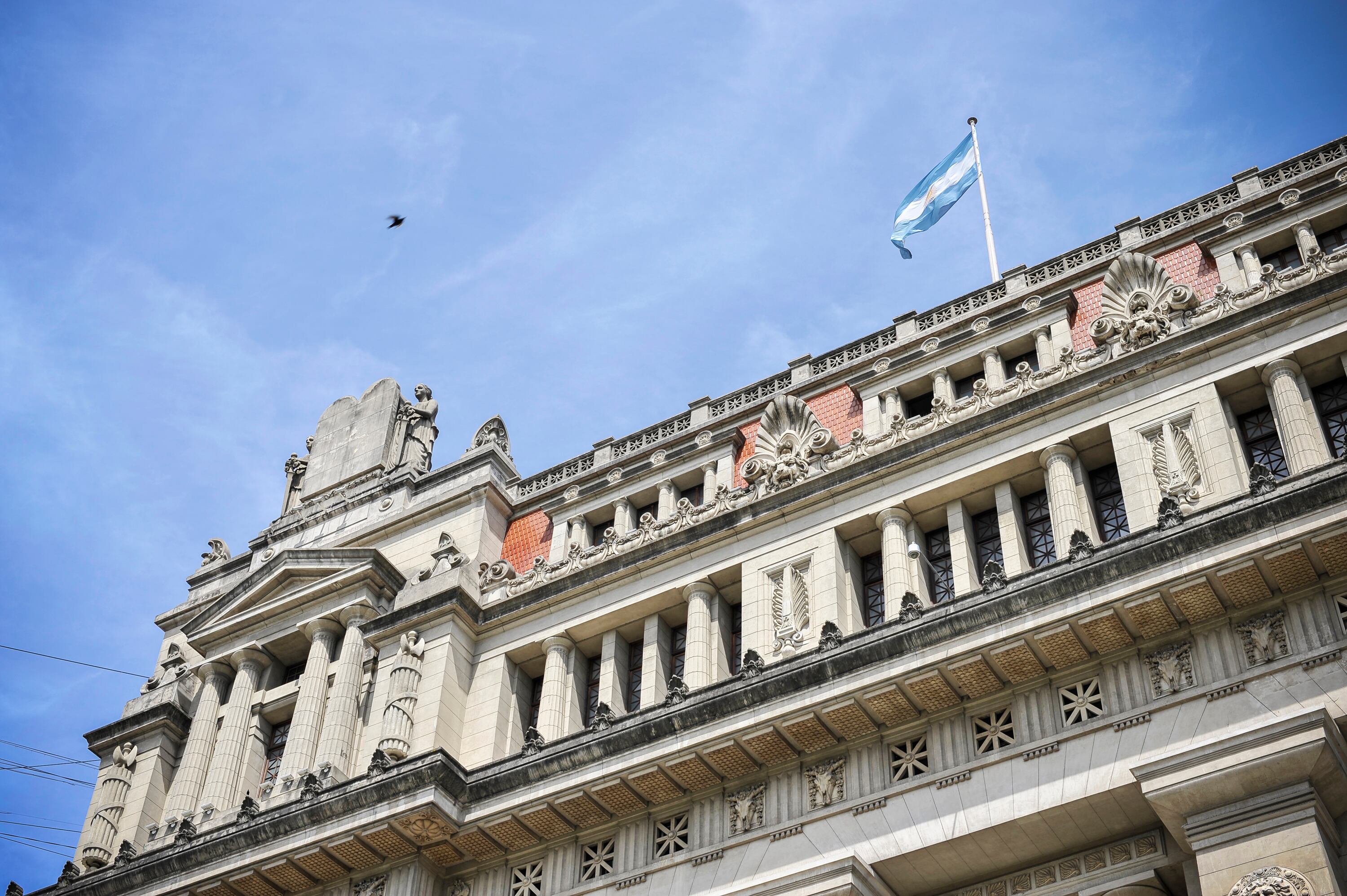 El Palacio de Tribunales conmocionado por la posibilidad de tener que pagar Ganancias.