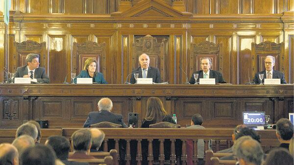 El fallo de la Corte Suprema suprimió el tribunal que el Gobierno intentó formar.