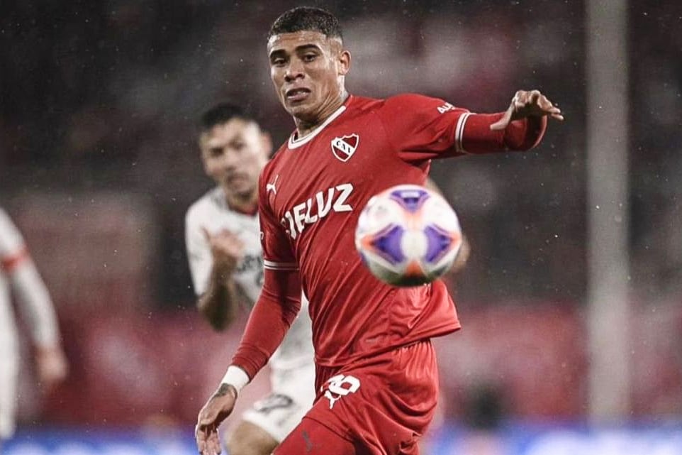 Ayrton Costa llega a Boca, e Independiente recibe dinero.