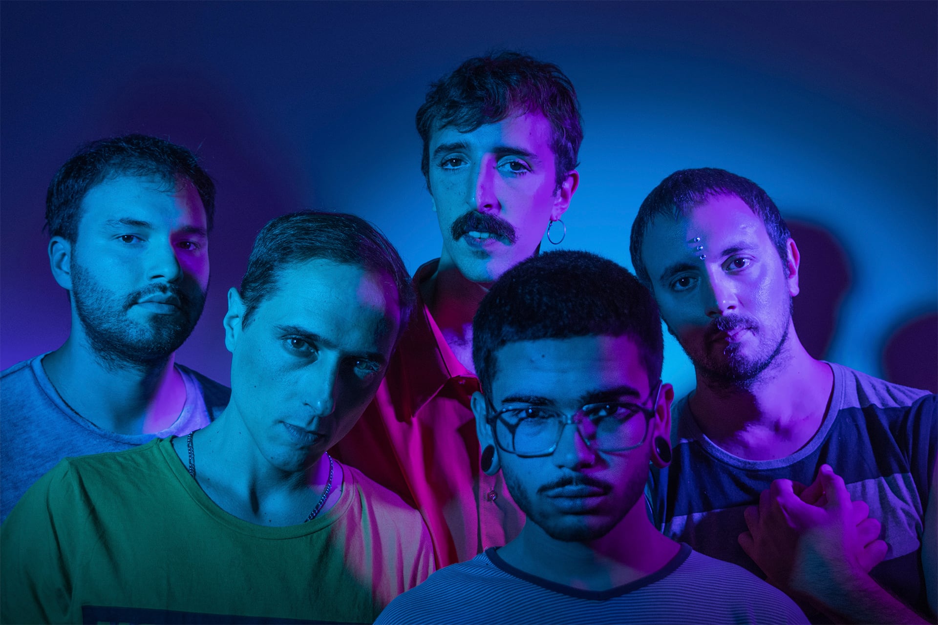 "Las condiciones para hacer música en La Plata son cada vez peores", dicen. Por eso investigan nuevas formas de mostrarse