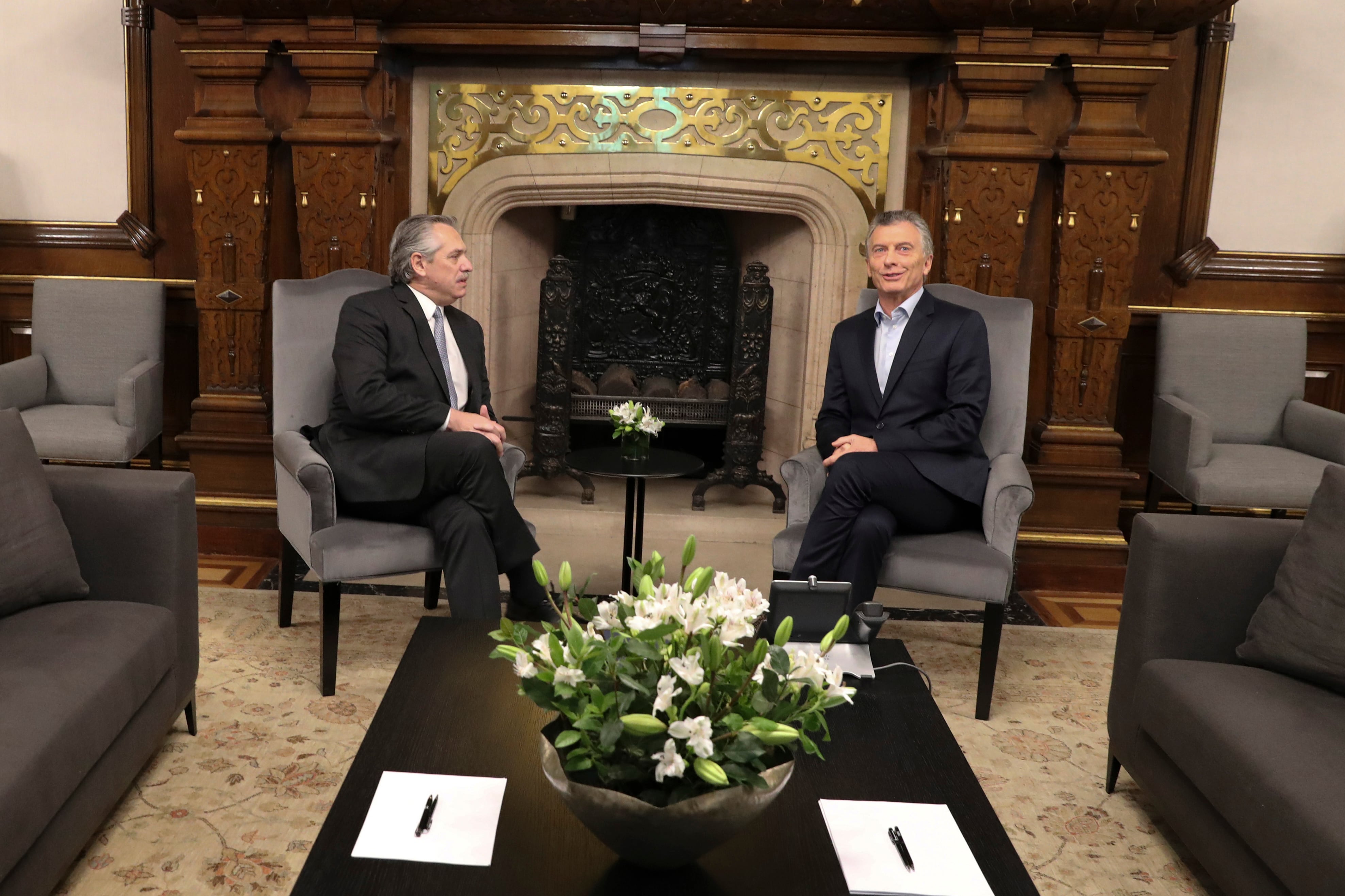 El presidente electo, Alberto Fernández y el presidente saliente, Mauricio Macri, en la reunión de transición que mantuvieron el 28 de octubre.