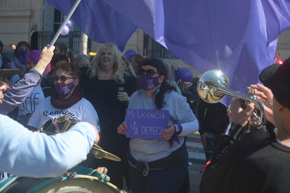 "Vinimos con valor a recuperar lo que por miedo perdimos", dijeron las taxistas.