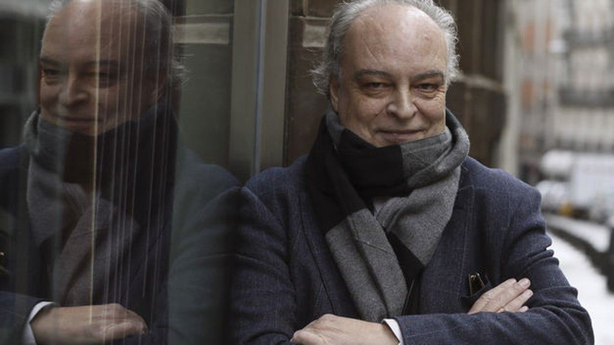 Enrique Vila-Matas: “El encierro, al igual que la pandemia, es el redescubrimiento de que uno no es una isla".