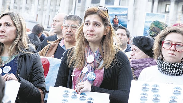 Tras más de dos meses, los familiares levantan el acampe.