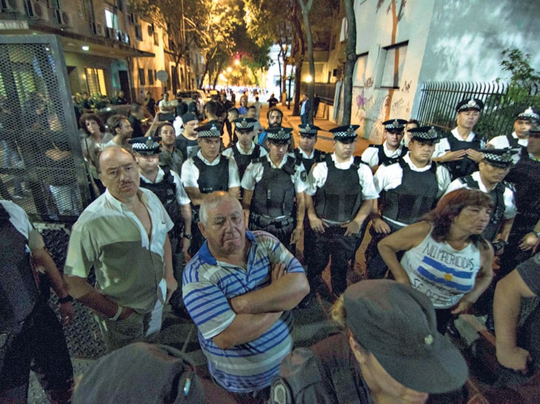 Asociaciones civiles apoyaron a los habitantes del ex Padelai frente al fuerte despliegue policial.