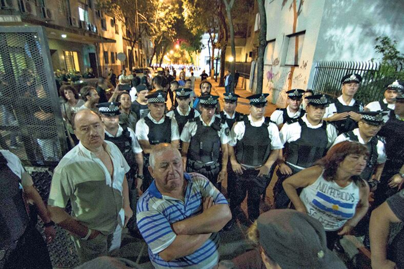 Asociaciones civiles apoyaron a los habitantes del ex Padelai frente al fuerte despliegue policial.