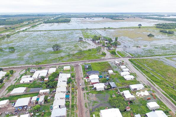 Las tareas de drenaje no alcanzan. En 20 días llovió lo mismo que suele llover en todo un año.