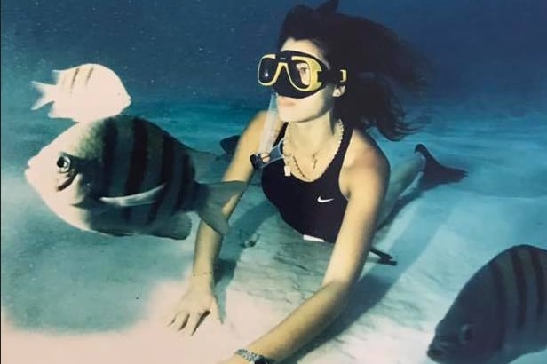 Audrey Mestre, la apneísta que inspiró la película de Netflix "Sin aliento". Imagen: Facebool Pipin Ferreras