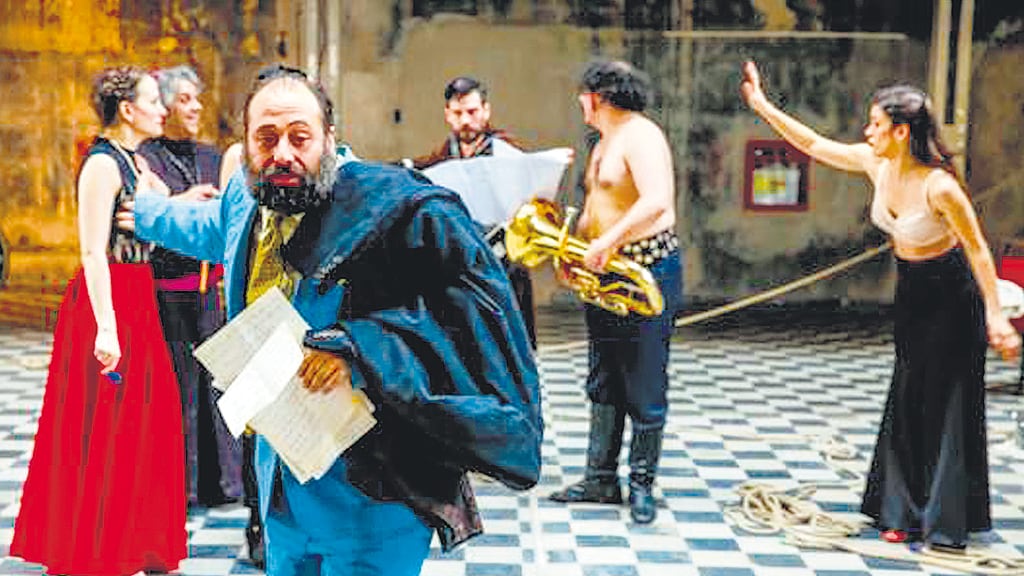 Hoy, mañana y pasado serán las últimas funciones de La liebre y la tortuga.