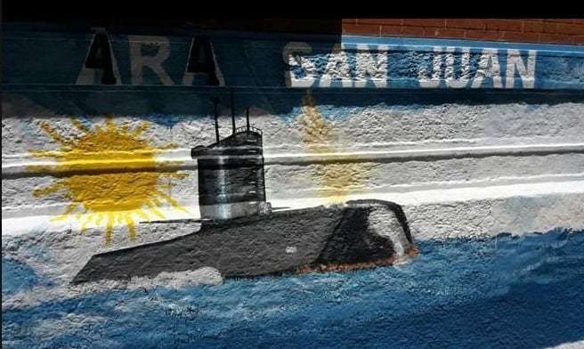 Un mural en recuerdo del submarino.