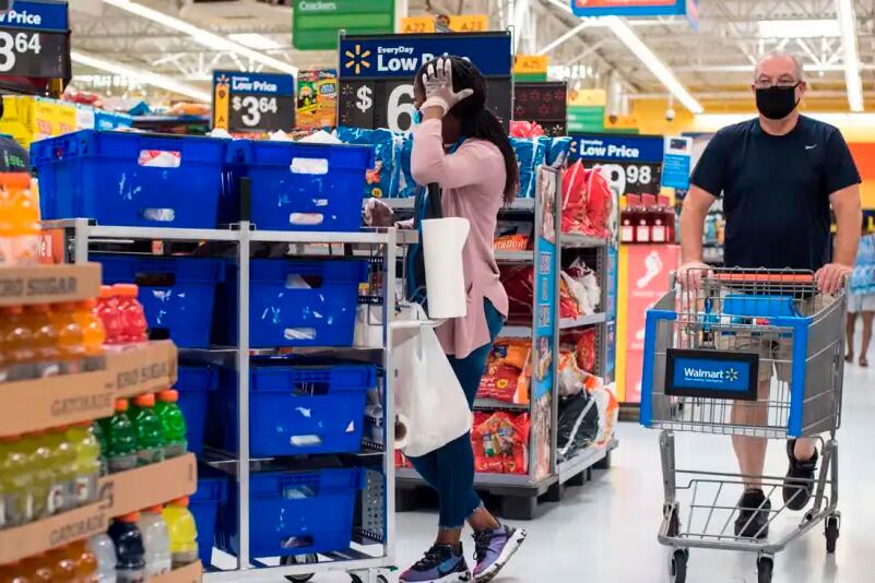 Dentro del segmento de los alimentos, el precio de las compras en supermercados subió un 1 %.