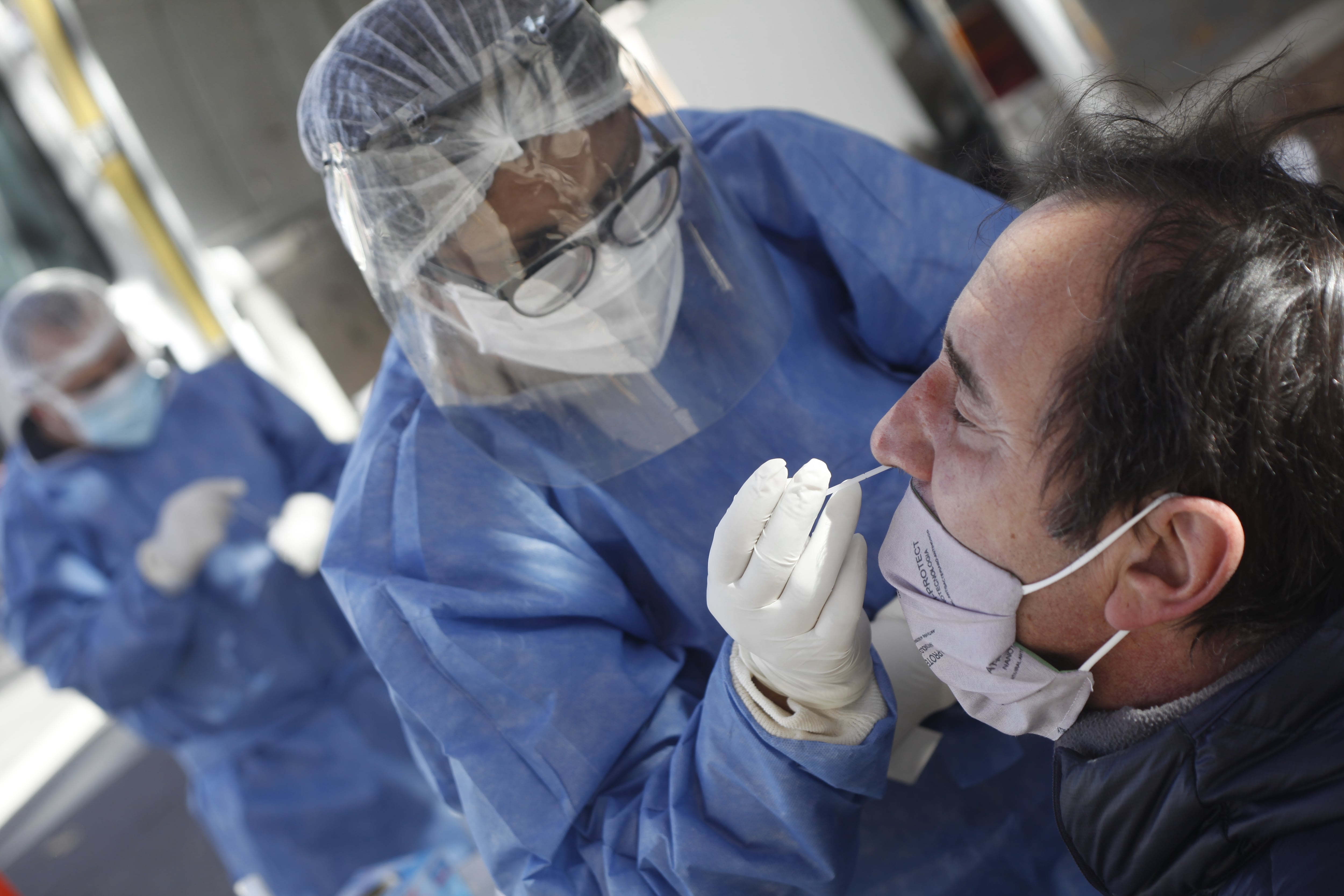 Detectaron los primeros casos de la variante Frankestein del Covid en el país