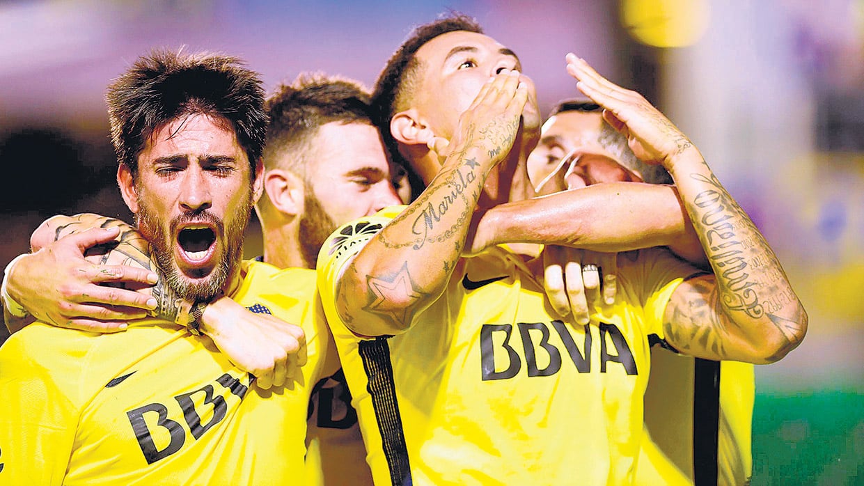 Cardona ya ejecutó el penal que significó el primer gol del partido.