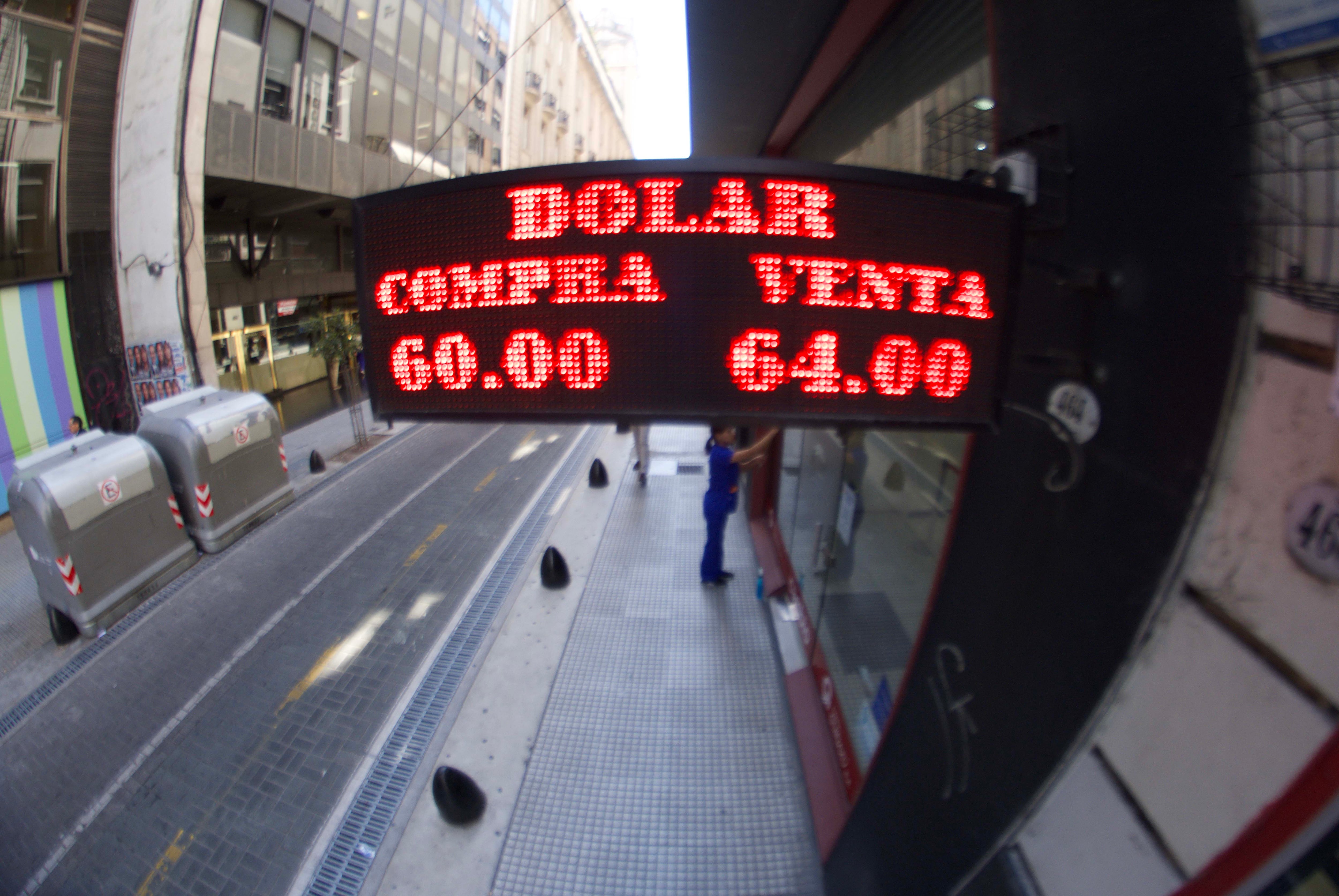 Desde las PASO los depósitos cayeron 11.755 millones de dólares.