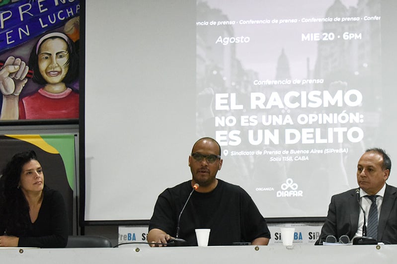 Ivanna Madeo, Federico Pita y Cesar Sivo (izq.a der.) en la conferencia de prensa de DIAFAR. Imagen: Nicolás Parodi