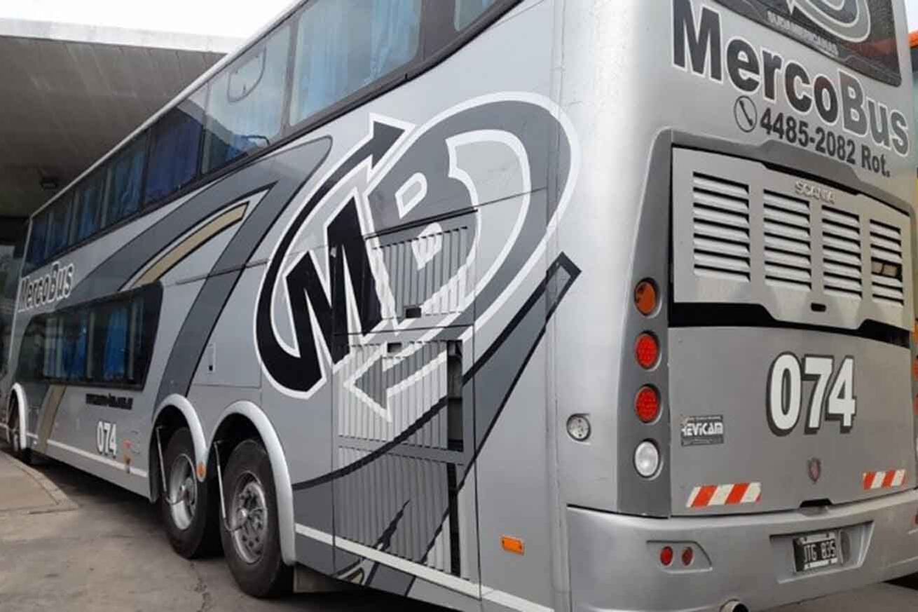 El micro tenía cubiertas en muy mal estado, tacógrafo dañado y choferes sin libreta de trabajo.