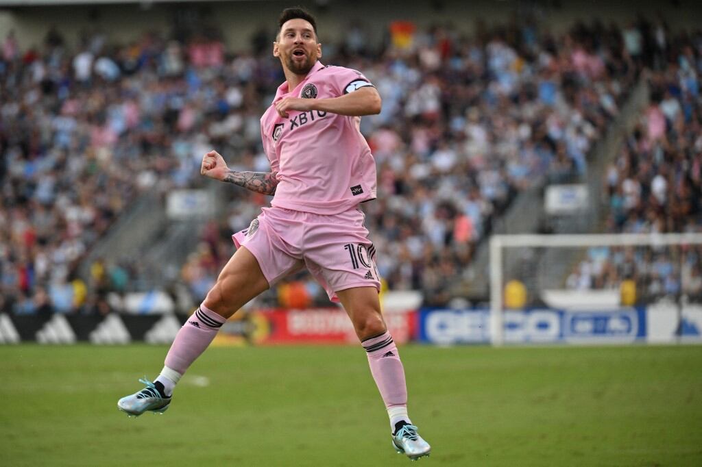 Messi dejó su huella en la goleada ante Philadelphia al anotar con un disparo desde más de 32 metros