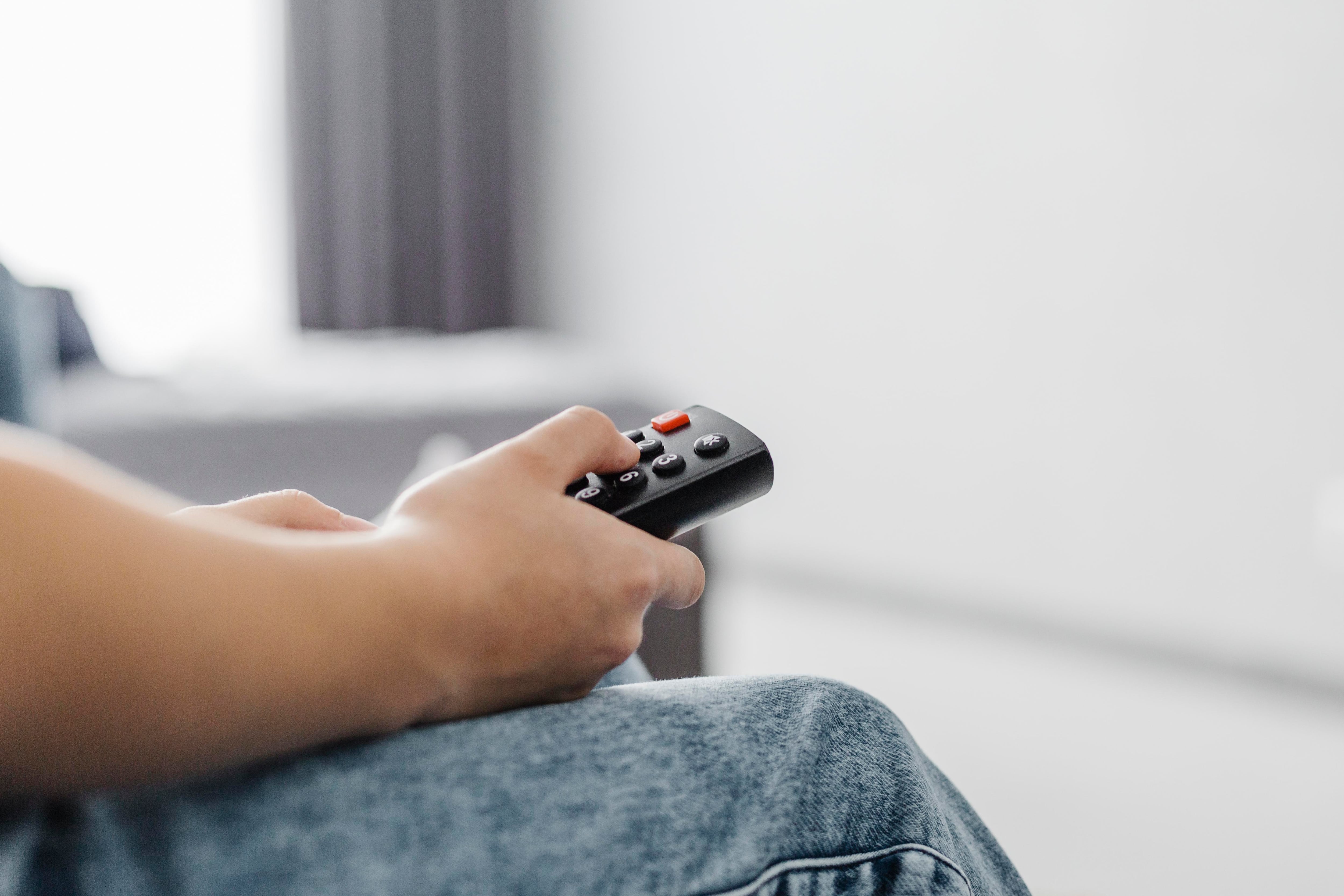 La suscripción premium de Netflix cotiza en $1199. Imagen: Freepik.