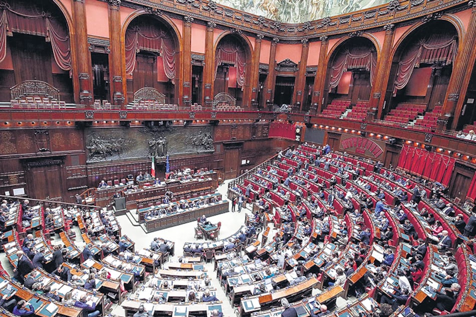 La maniobra económica del gobierno italiano obtuvo 313 votos Sí y 70 No de los diputados.