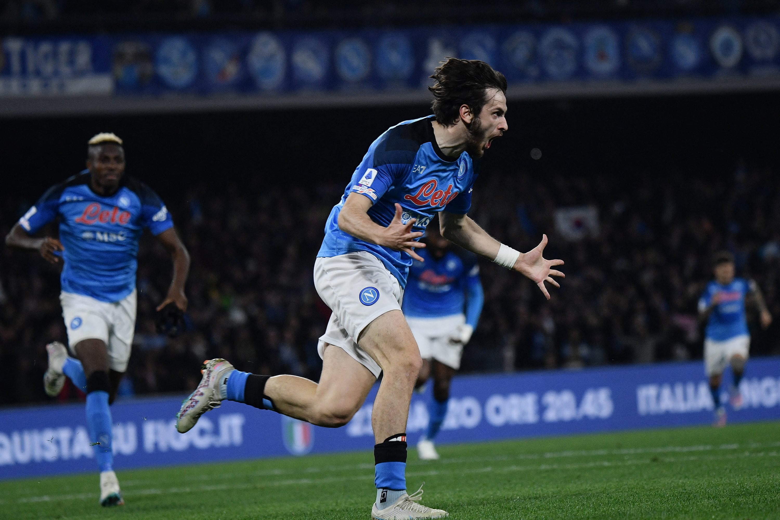 El georgiano Kvaratskhelia abrió la cuenta en el puntero Napoli