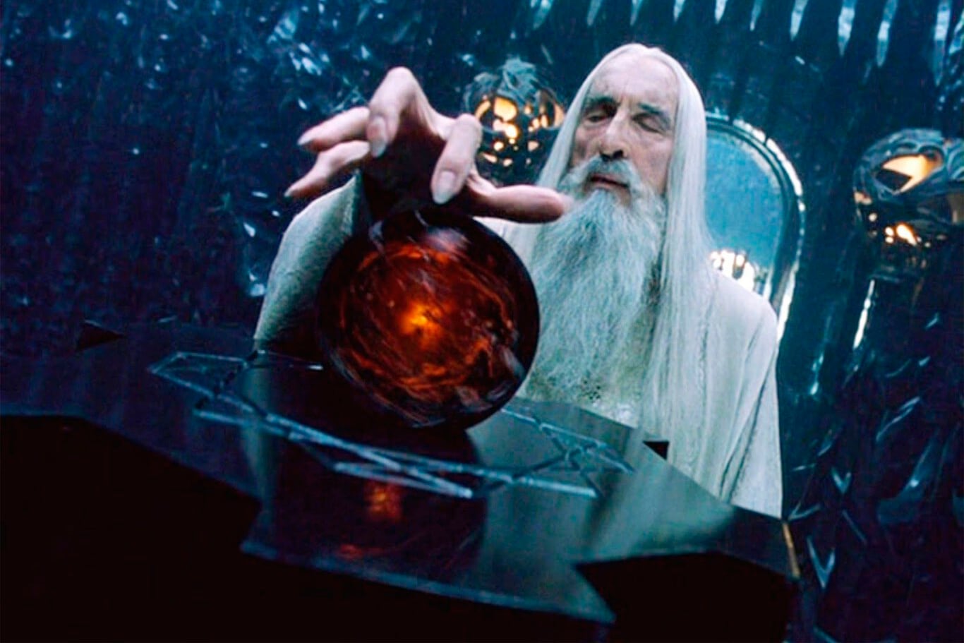 Lee como Saruman, uno de los grandes villanos de la saga