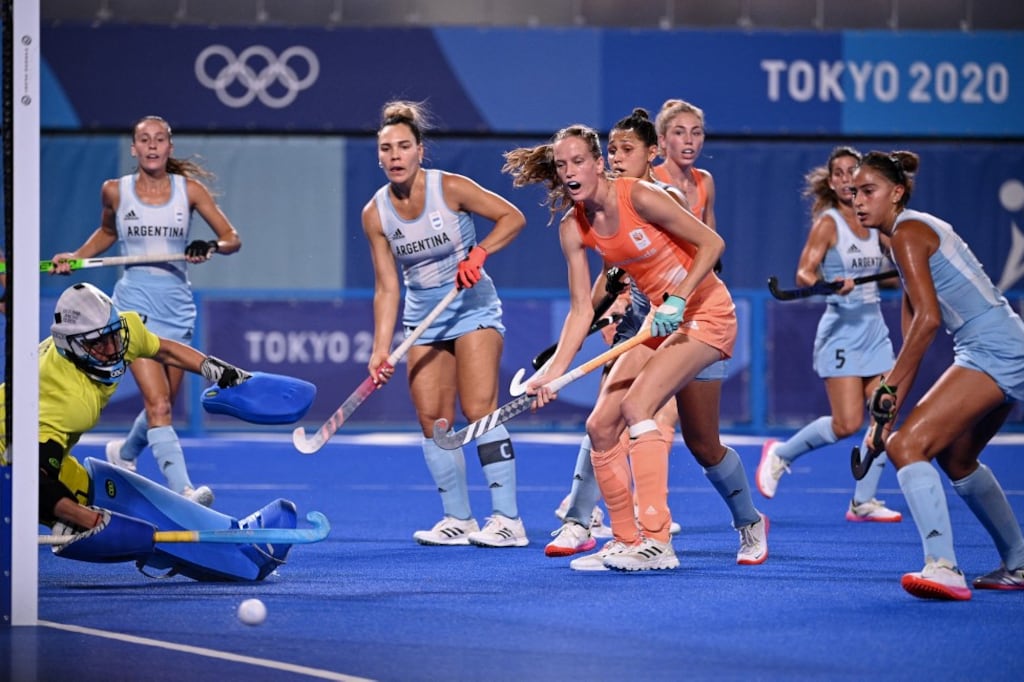 Ya salió el remate de Nunnink, que se iba afuera. La final todavía estaba igualada