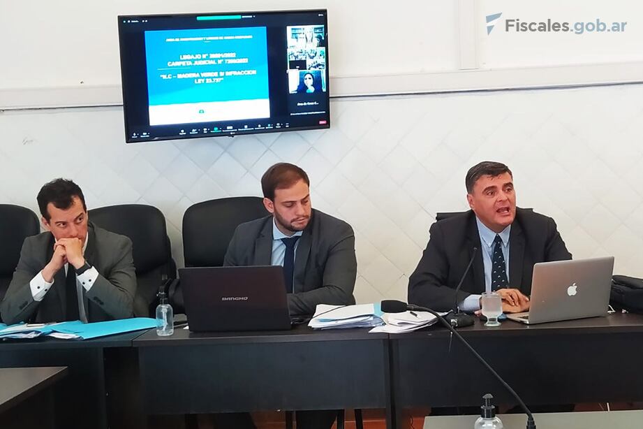 El investigador Carraro, el auxiliar fiscal Mirabella y el fiscal Toranzos. 