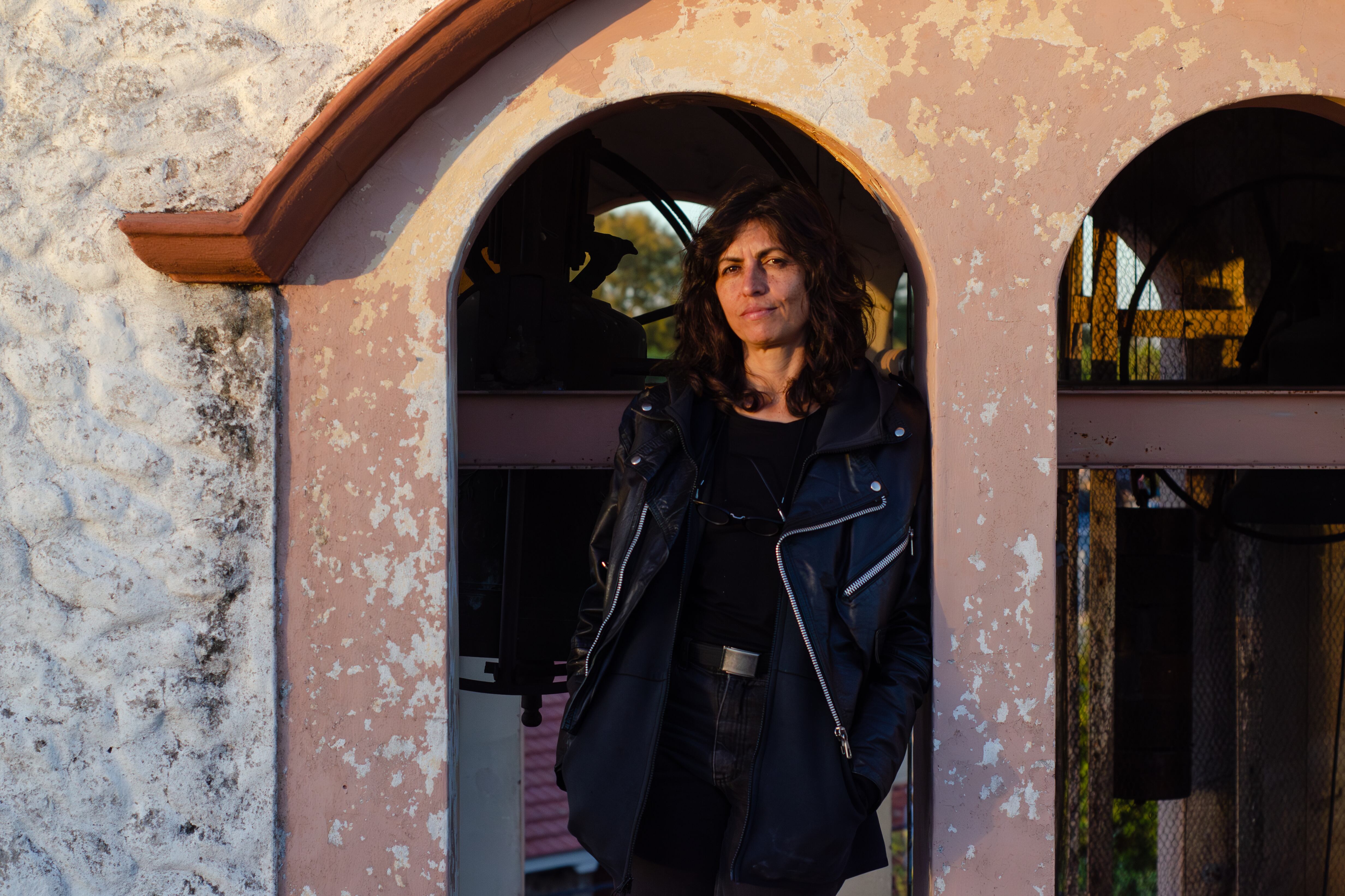 Emiliana comenzó su investigación sobre las campanas en 2018. Foto: Lucía Rubiolo.