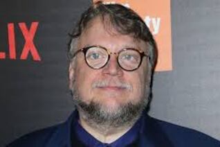 "Pinocho es un alma inocente con un padre indiferente que se embarca en un viaje extraordinario", dijo Del Toro.