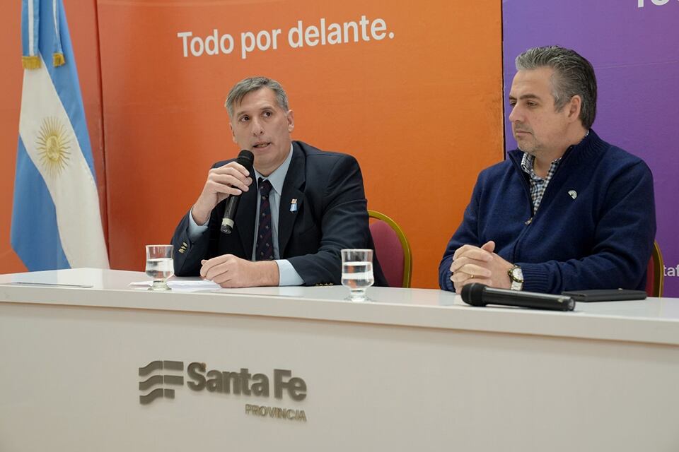 Ministros de Economía, Pablo Olivares, y de Seguridad, Pablo Cococcioni.