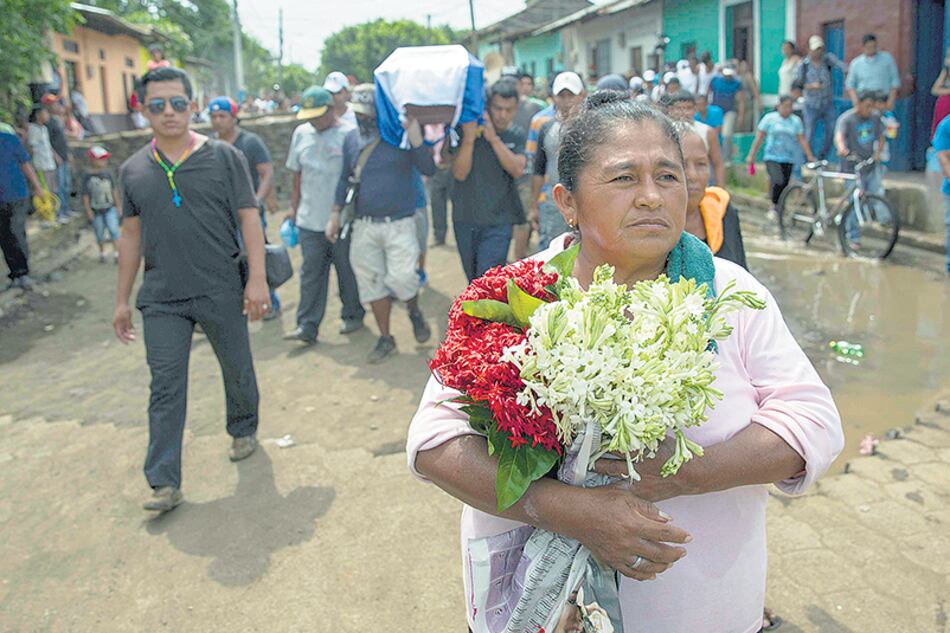 Funeral en Masaya el lunes de José Medina, muerto en un enfrentamiento con parapolicías.