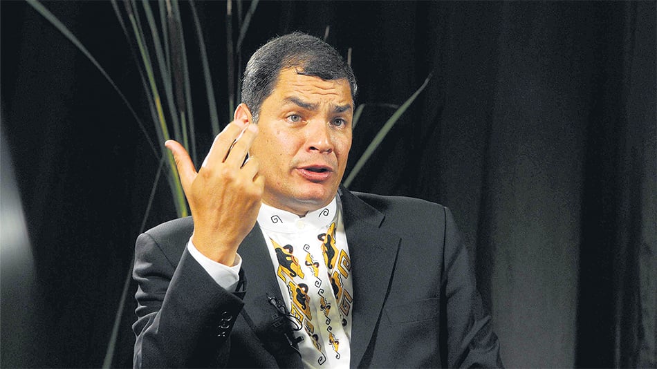 “Fiscal puesto a dedo, vinculación sin ninguna prueba”, tuiteó Correa.