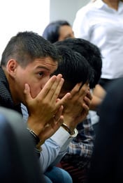 Los cinco imputados trataron de eludir las fotos. 