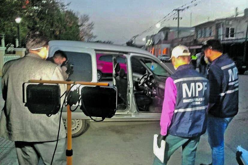Se encontraron manchas que reaccionaron al luminol en un vehículo secuestrado.