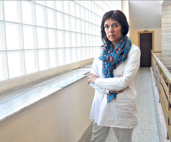 Cada 30 horas es el tercer documental de Alejandra Perdomo.