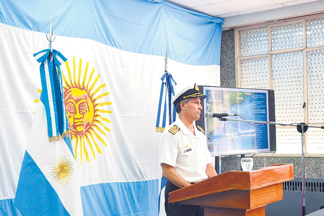 Enrique Balbi dio los detalles de la búsqueda a través de los minisubmarinos.