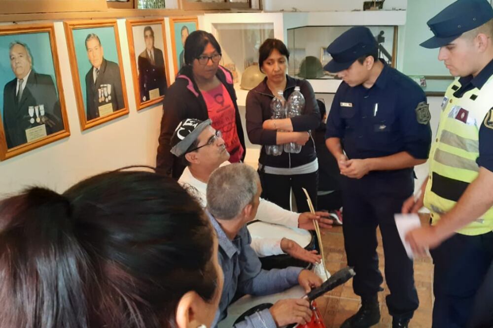 Manifestación dentro de la municipalidad