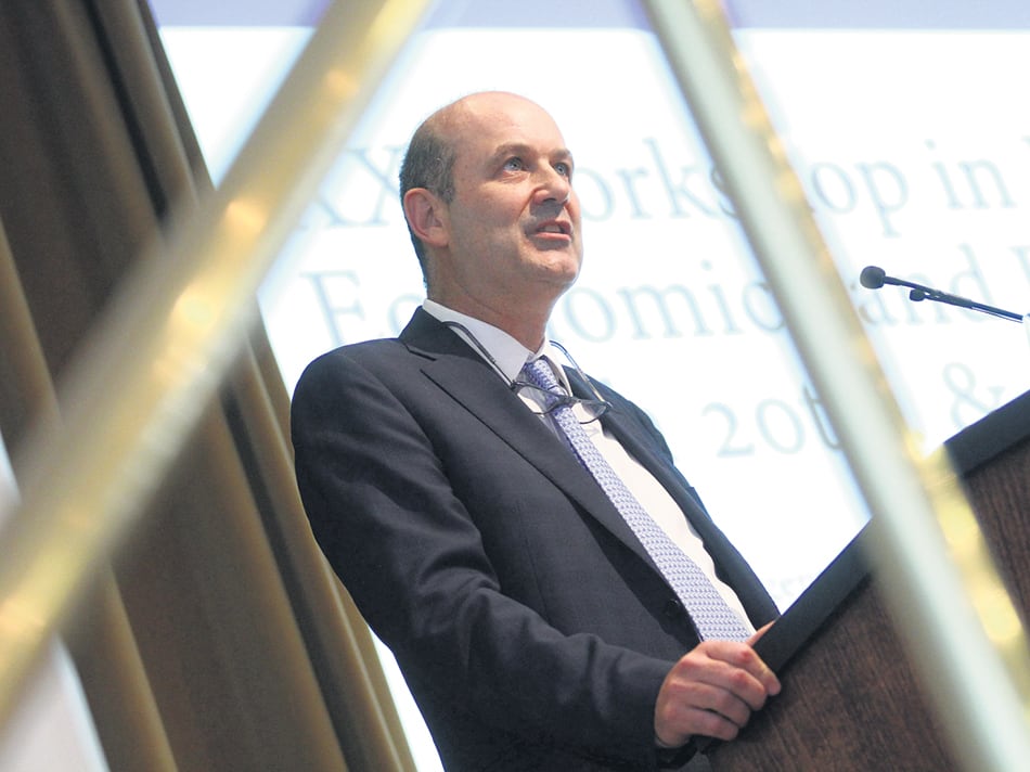 Federico Sturzenegger, dueño de la estrategia más audaz y con menos resultados. Una apuesta con costo recesivo y elevado riesgo.