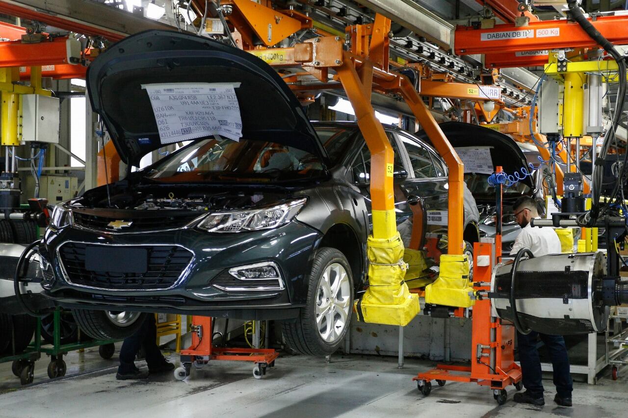 La producción de autos registró el volumen más alto desde febrero.