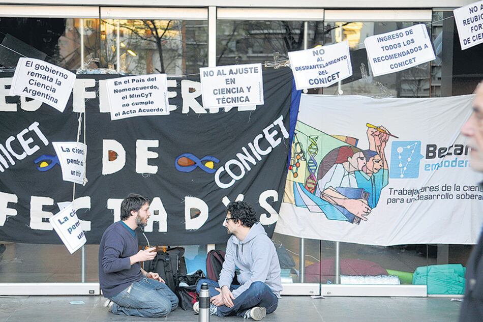 La ocupación del hall del Ministerio de Ciencia duró cerca de una hora.