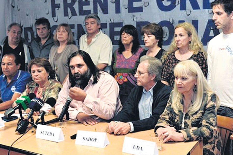 “El dinero estaba desde el primer día. Se quiso imponer una pauta salarial a la baja”, dijo Roberto Baradel, secretario general del Suteba.