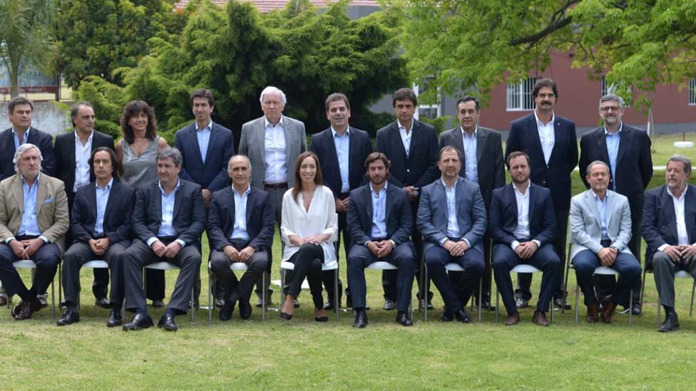Una postal que no debería repetirse: el gabinete patriarcal de María Eugenia Vidal en su versión provincia.