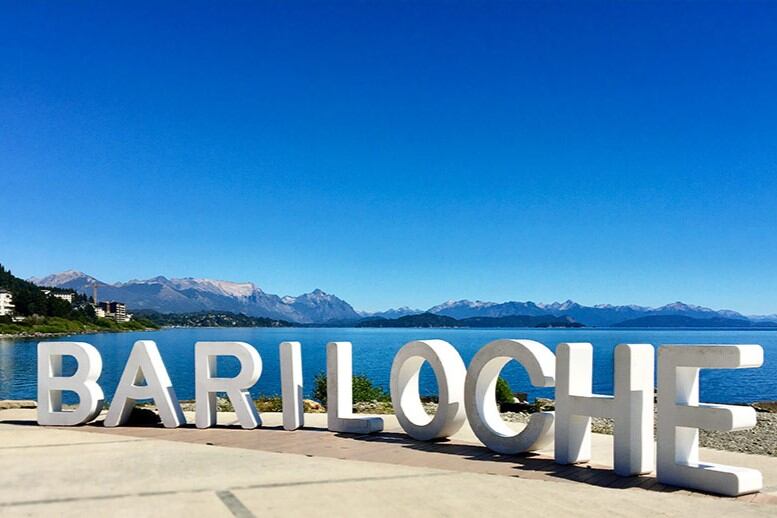 Estaba de viaje de egresados y cayó del sexto piso de un hotel