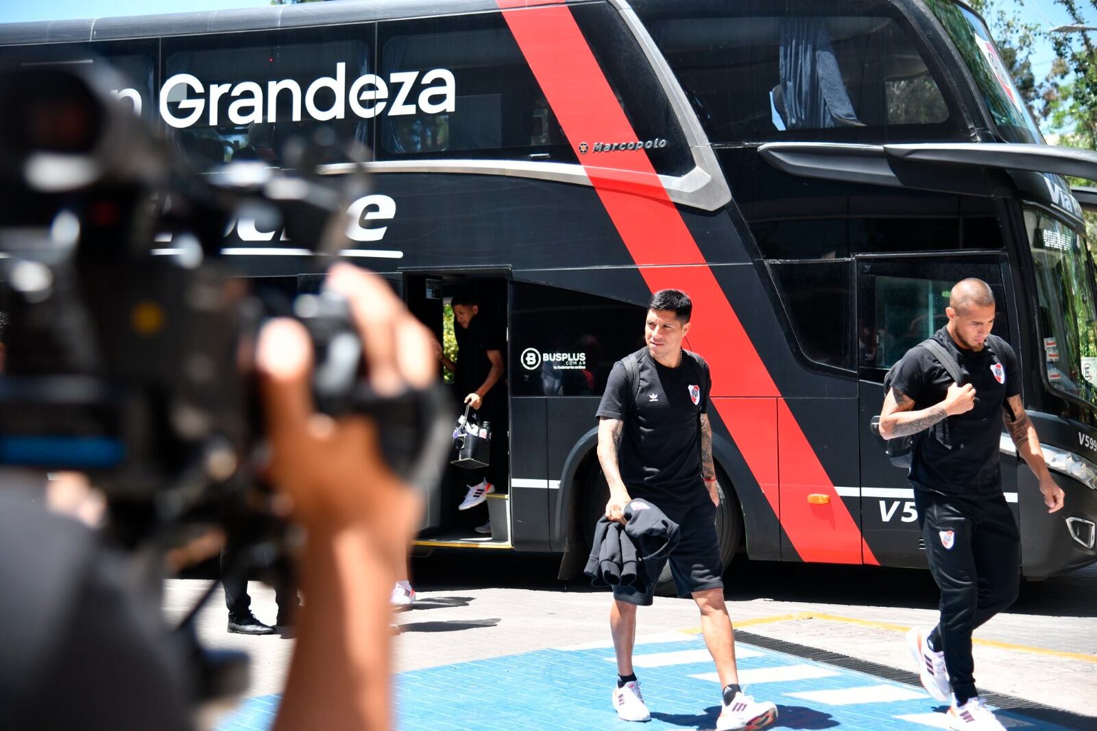 La llegada de la delegación riverplatense a Mendoza