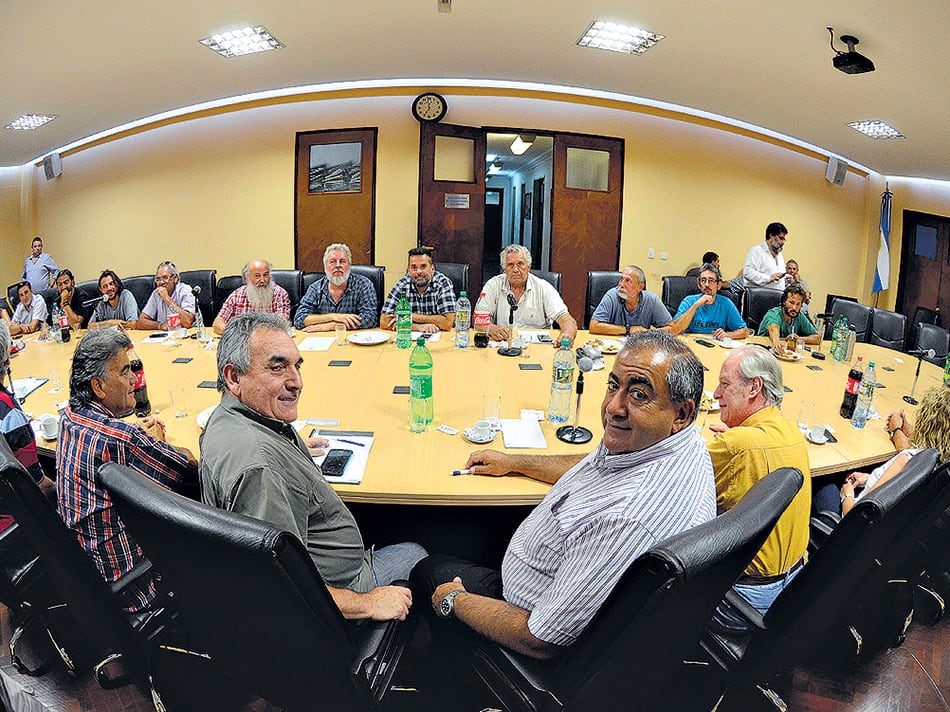 La conducción de la CGT se reunió ayer con la CAME y con referentes de los movimientos populares.